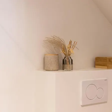 Chic 3br Near Antwerpen-centraal Station Apartman